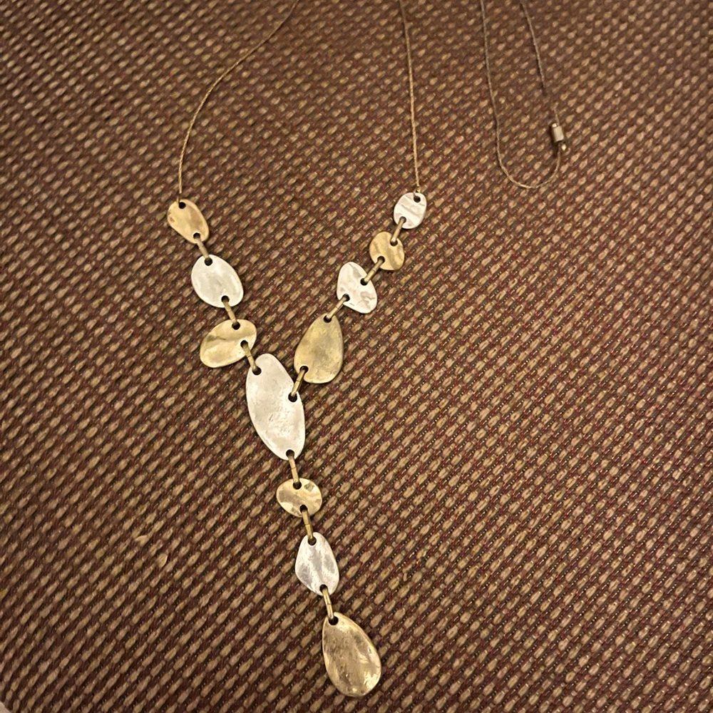 Adjustable length statement necklace